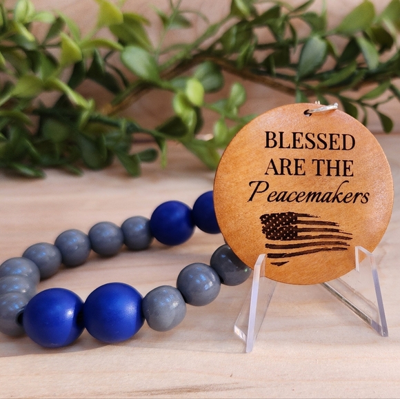 Keychain Wristlet with Laser Engraved Pendant - Blessed Are The Peacemakers - Picture 3 of 7